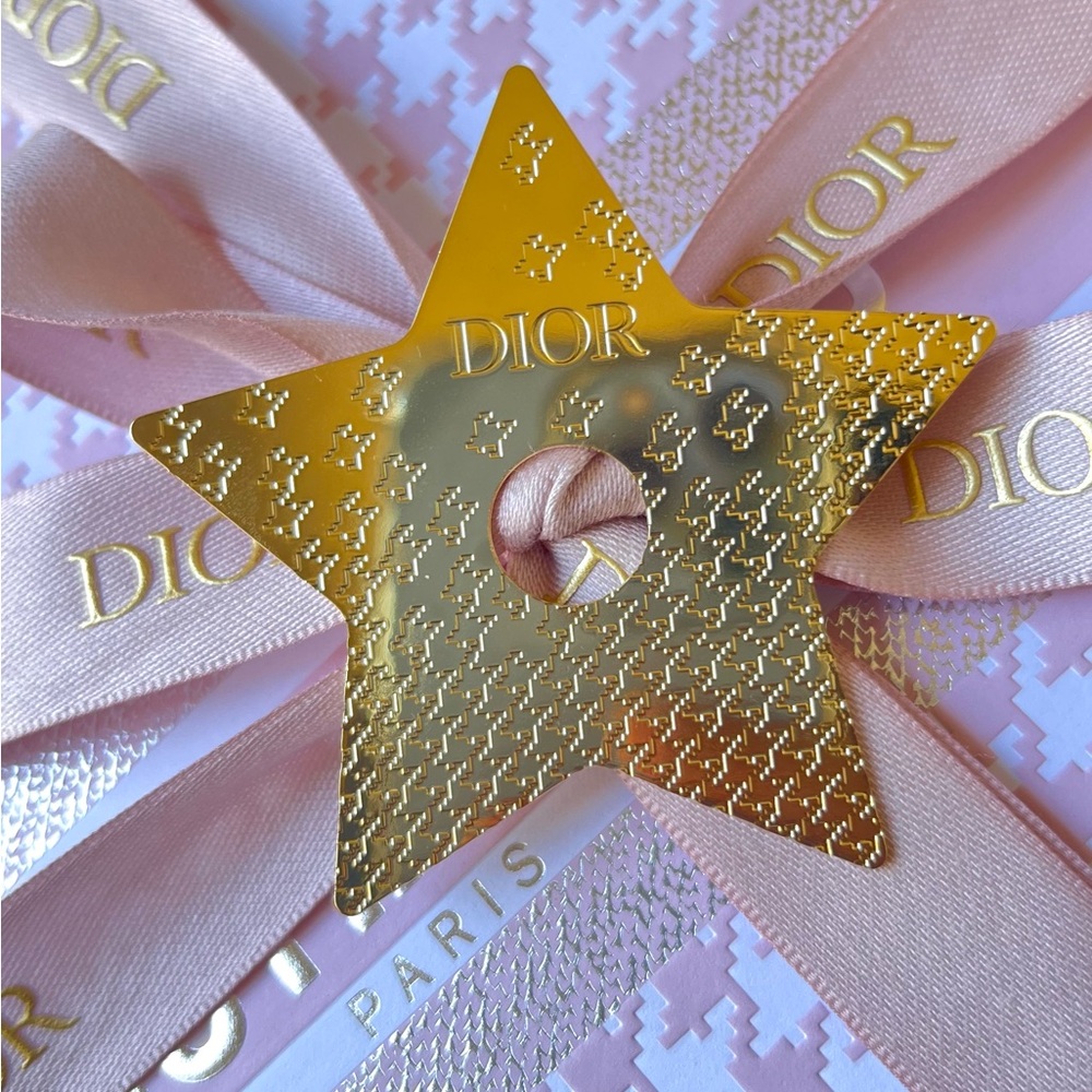 Dior star ornament